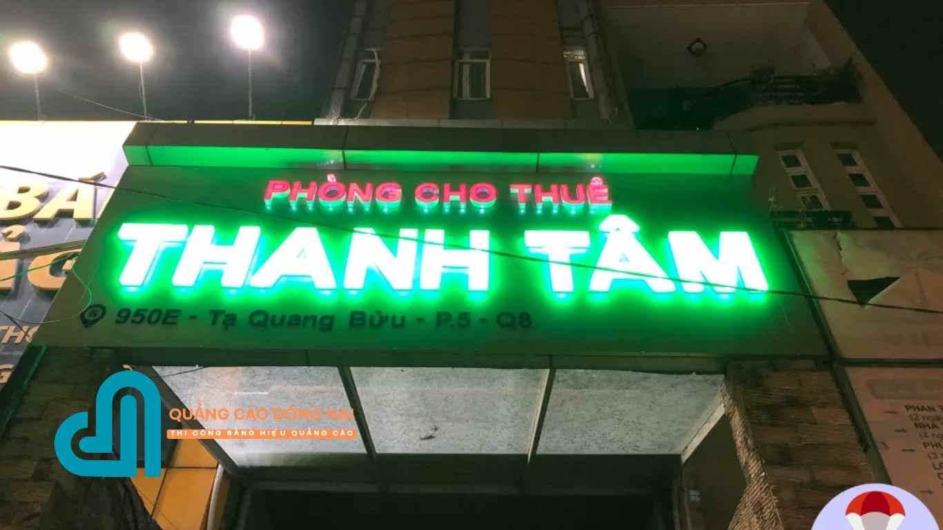 Ưu và nhược điểm của bảng hiệu Alu có gắn LED