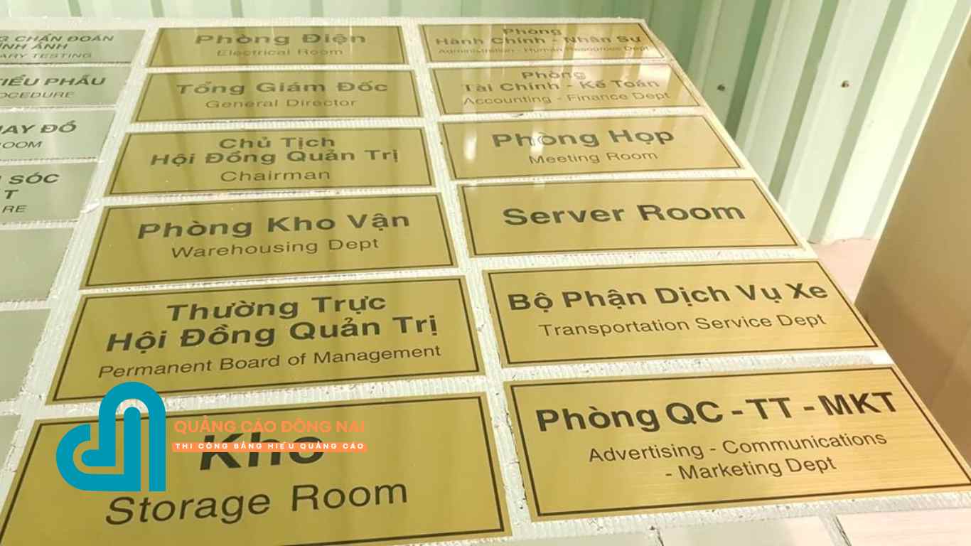 Bảng hiệu inox gương vàng phù hợp với công ty nào?