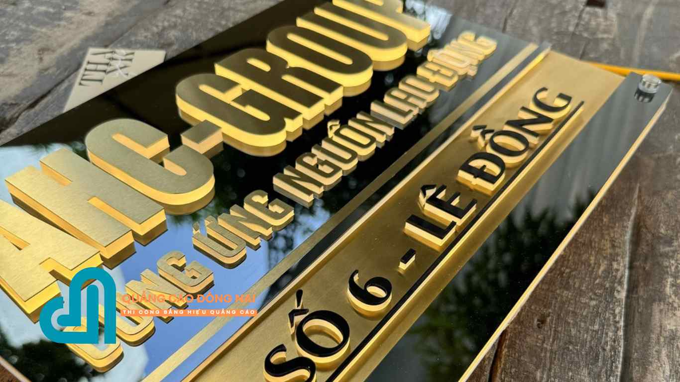 Ưu điểm của bảng hiệu inox gắn LED